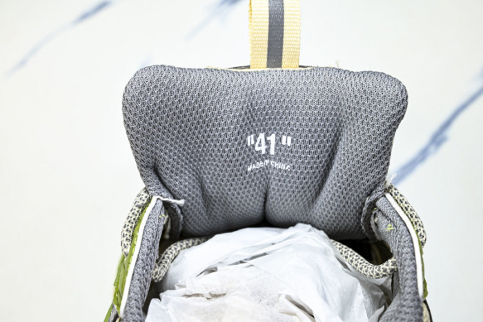 C/O​ SNEAKERS CO-045