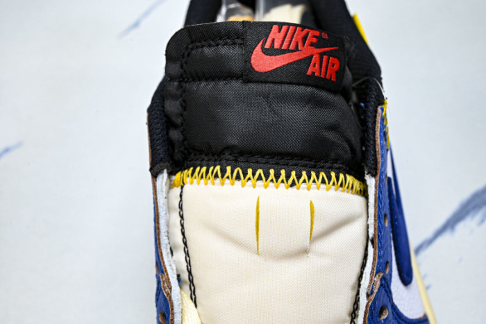 Air Jordan 1 Retro Low OG Summit White HQ6998-106