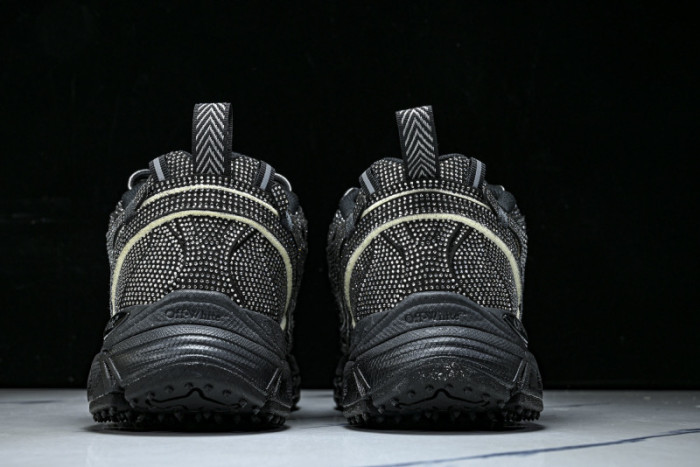 C/O​ SNEAKERS CO-047