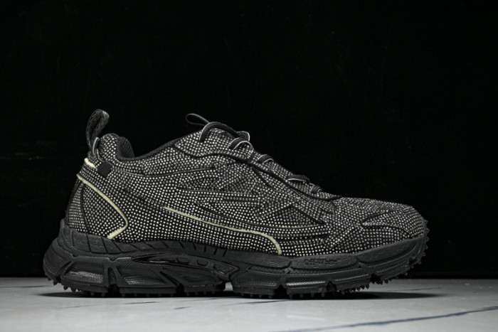 C/O​ SNEAKERS CO-047