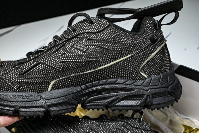 C/O​ SNEAKERS CO-047