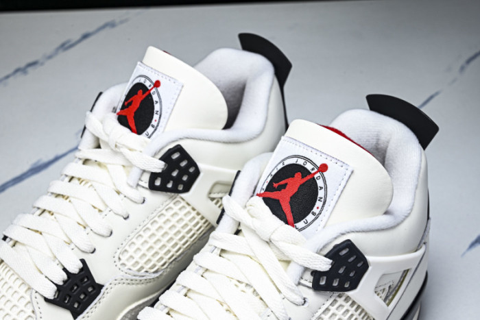 Air Jordan 4“Flight Club”Sail/Black-University Red IM4002-100