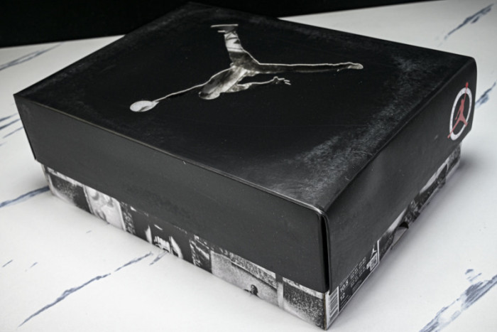 Air Jordan 4“Flight Club”Sail/Black-University Red IM4002-100