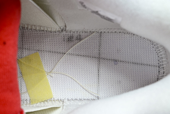 Air Jordan 4“Flight Club”Sail/Black-University Red IM4002-100