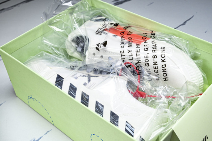 C/O​ SNEAKERS CO-043