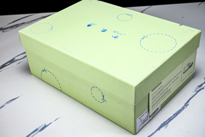 C/O​ SNEAKERS CO-043