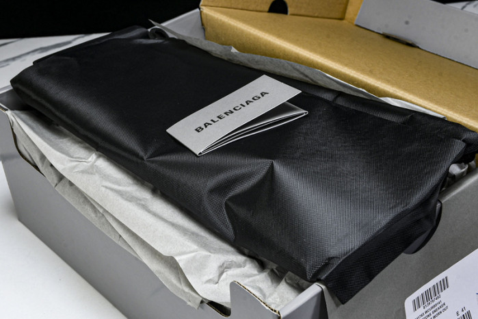 Balenciaga Hamptons Worn-Out WCURB9141