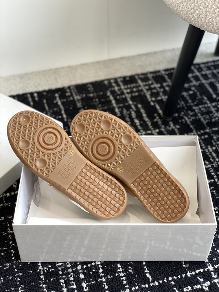 Ma*iso*n Mar*giela MAMA-053