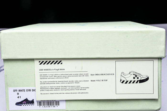 C/O​ SNEAKERS CO-038