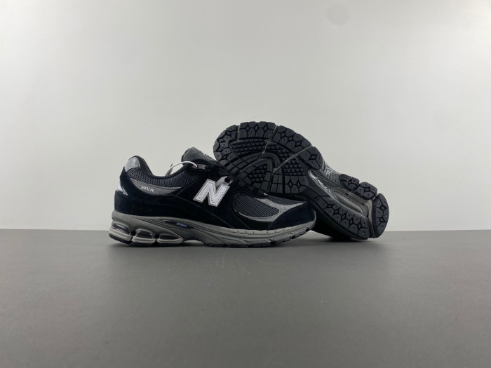 NEW BALANCE M2002RR1
