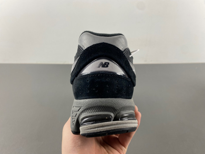 NEW BALANCE M2002RR1