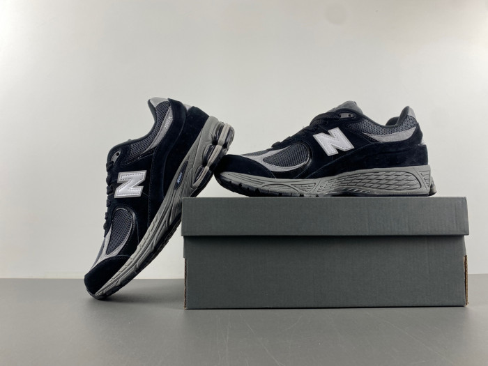 NEW BALANCE M2002RR1