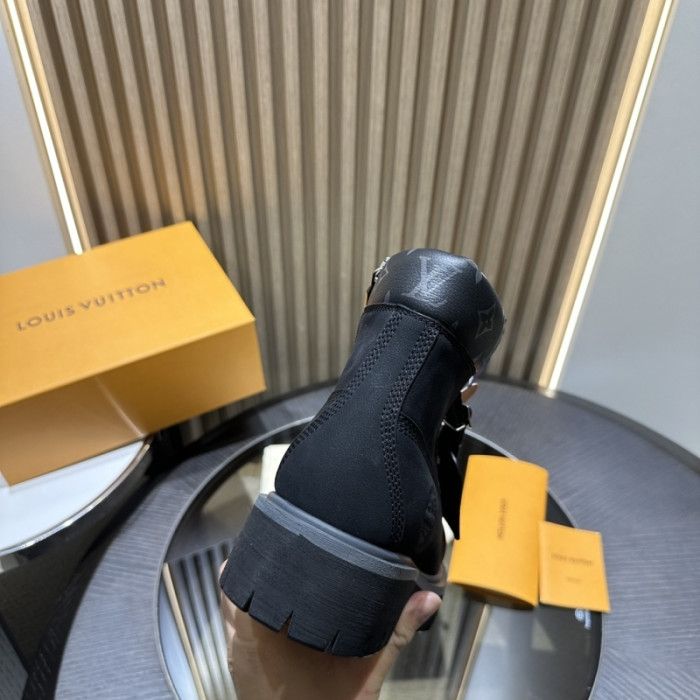 L**V**T* BOOTS LVTBS-044