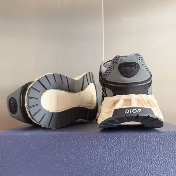 D10r x kaws b35 nxt drb35-003