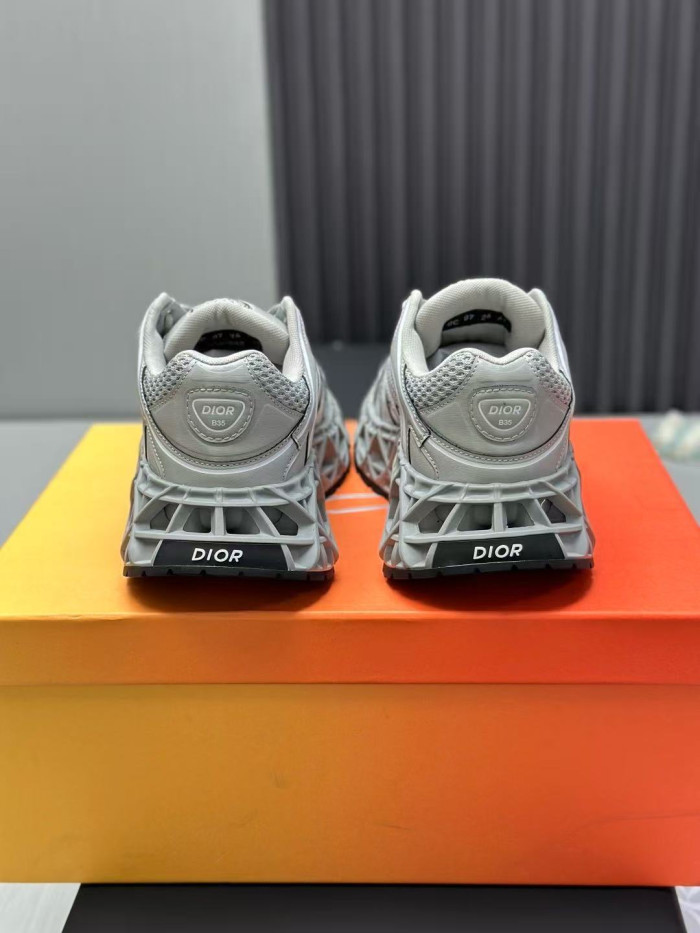 D10r x kaws b35 nxt drb35-006