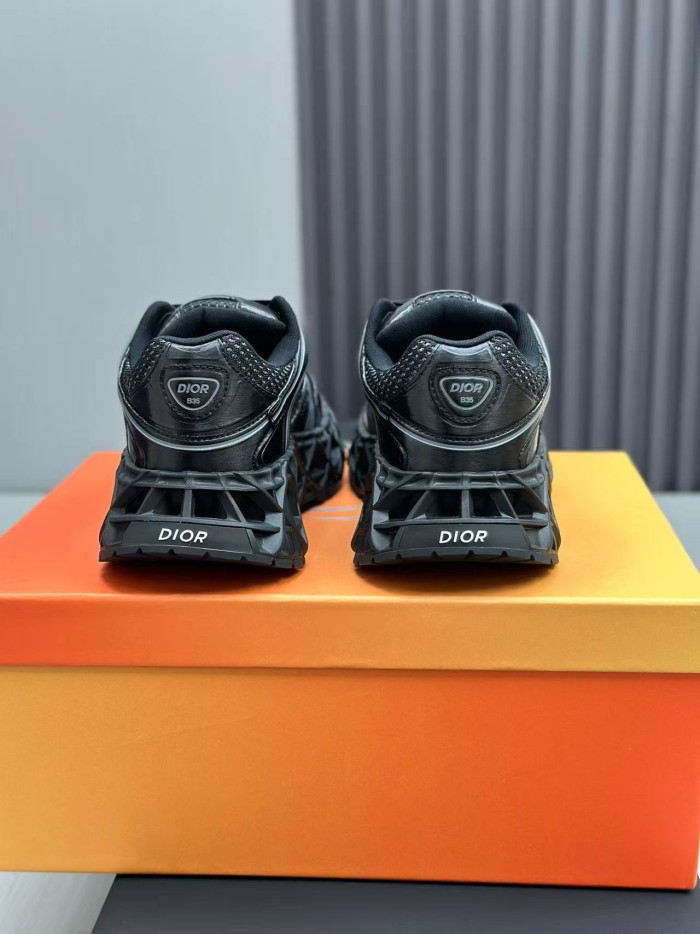 D10r x kaws b35 nxt drb35-008