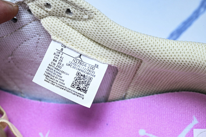 Air Jordan 1 Retro Low OG SP Travis Scott Shy Pink IQ7604-101