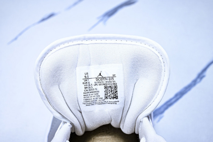 Air Jordan 1 Low DC0774-105