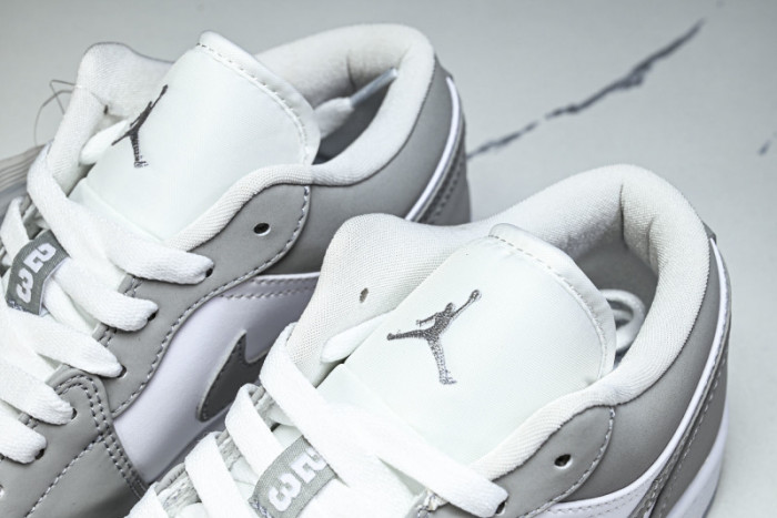 Air Jordan 1 Low DC0774-105