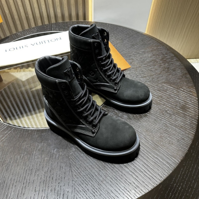 L**V**T* BOOTS LVTBS-039