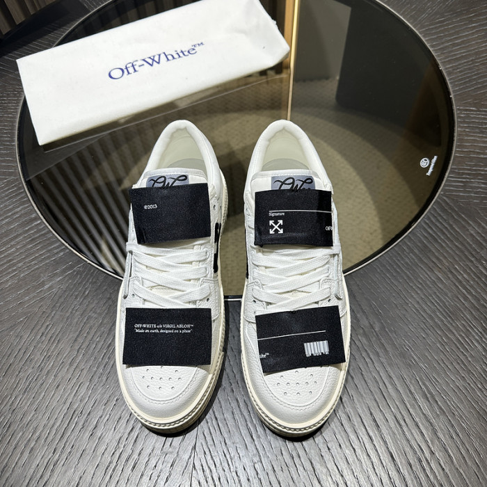 C/O​ SNEAKERS CO-014