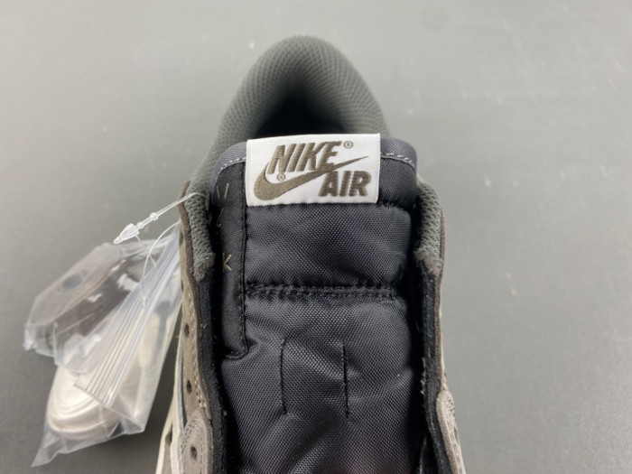 Travis Scott x Air Jordan 1 Low DM7866-001