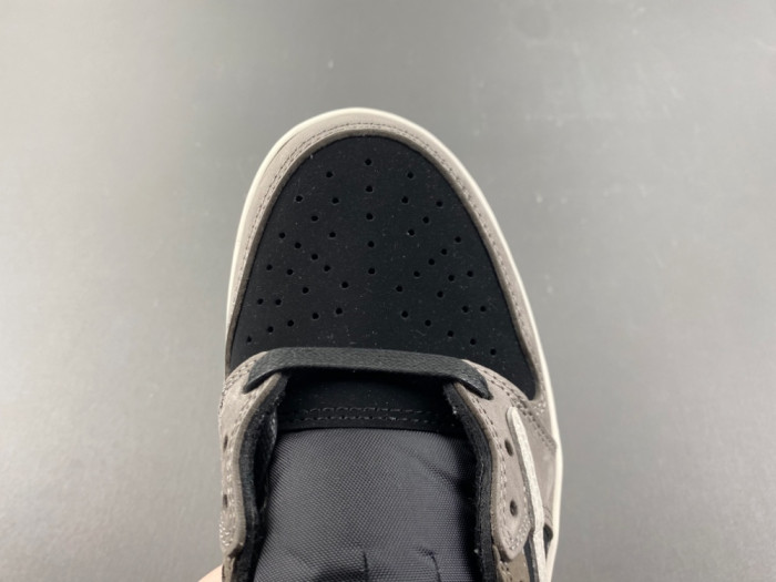 Travis Scott x Air Jordan 1 Low DM7866-001