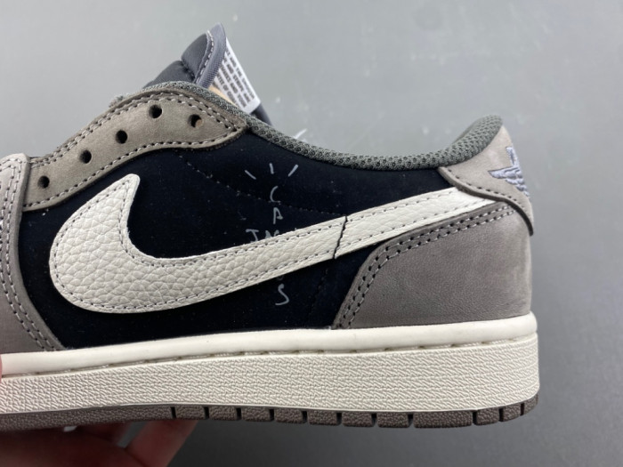 Travis Scott x Air Jordan 1 Low DM7866-001