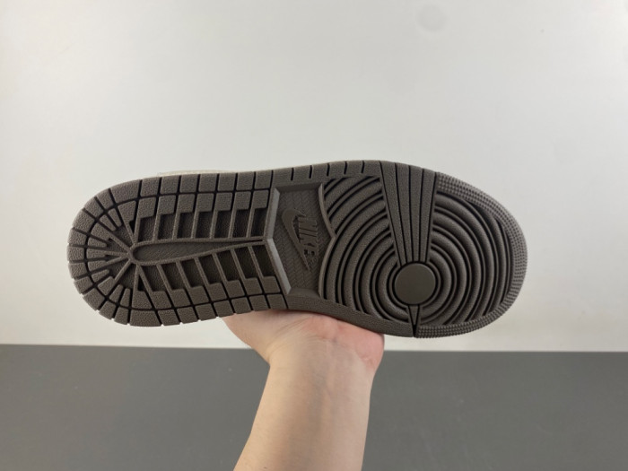 Travis Scott x Air Jordan 1 Low DM7866-001