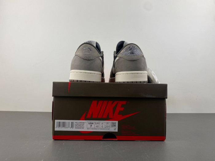 Travis Scott x Air Jordan 1 Low DM7866-001