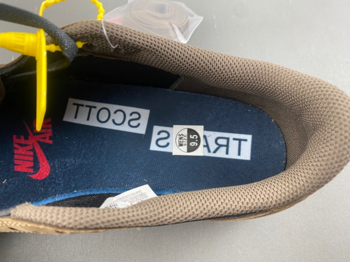 Travis Scott x Air Jordan 1 Low CQ4277-001