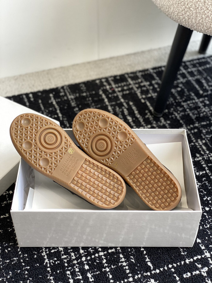 Ma*iso*n Mar*giela MAMA-054