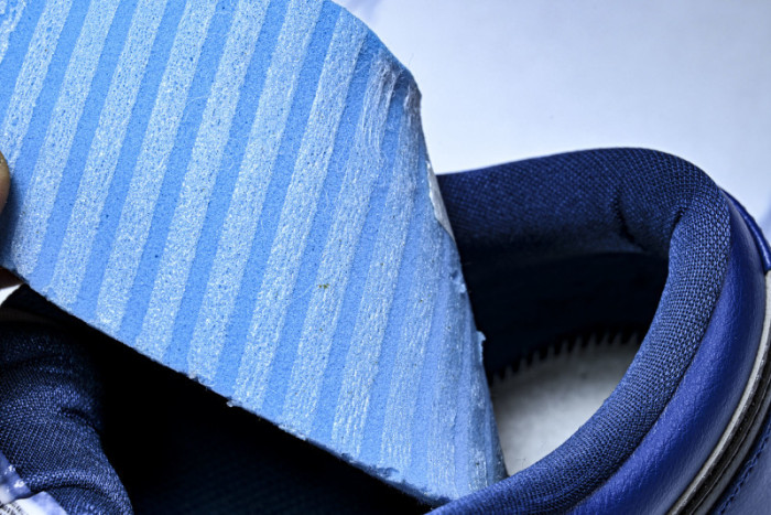 Air Jordan 1 Low DC0774-402