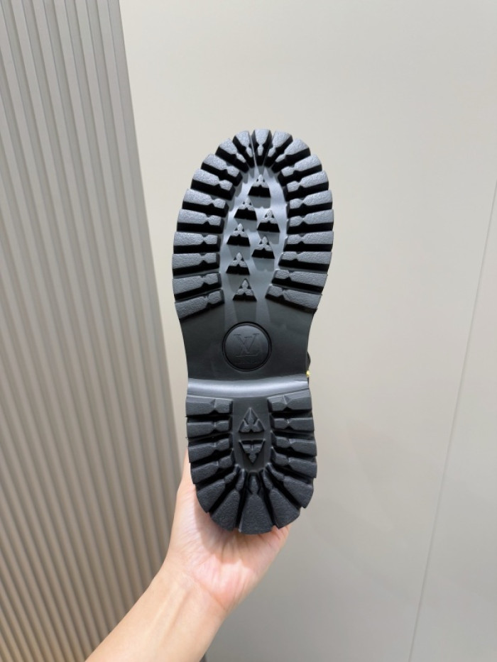 L**V**T* BOOTS LVTBS-052