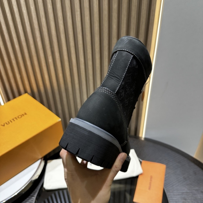 L**V**T* BOOTS LVTBS-042