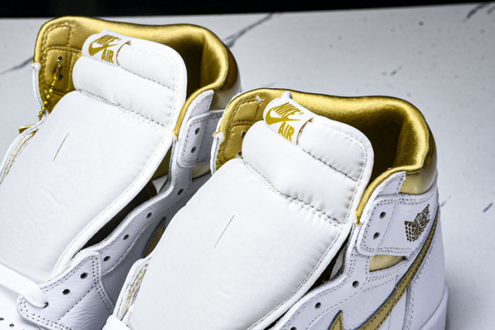 Air Jordan 1 High OG "Metallic Gold" FD2596-107