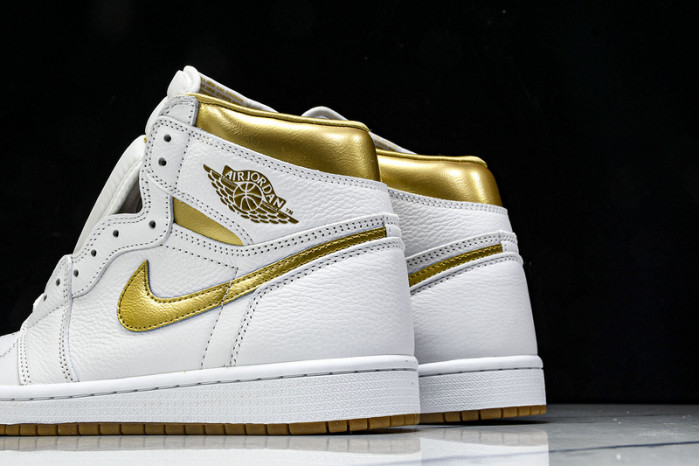 Air Jordan 1 High OG "Metallic Gold" FD2596-107