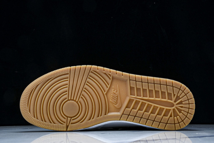 Air Jordan 1 High OG "Metallic Gold" FD2596-107