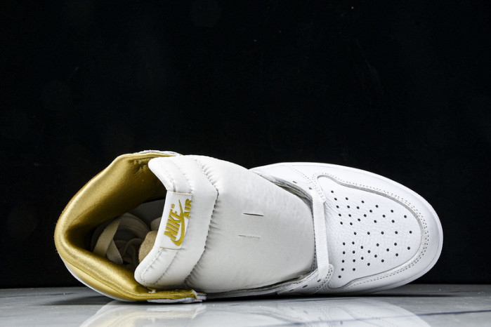 Air Jordan 1 High OG "Metallic Gold" FD2596-107