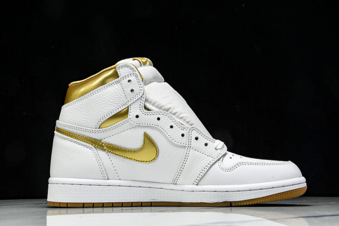 Air Jordan 1 High OG "Metallic Gold" FD2596-107